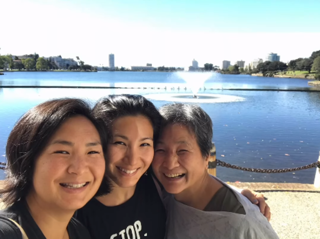 原子鏸說母親鄭佩佩是她最要好的朋友。（圖／IG@mashasha）