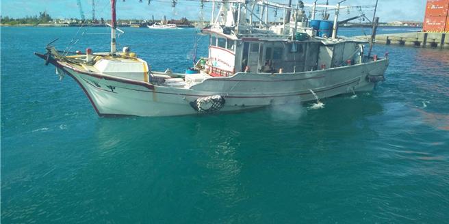 遭日本扣留的富申漁船今早被釋放。（民眾提供／吳佩蓉宜蘭傳真）