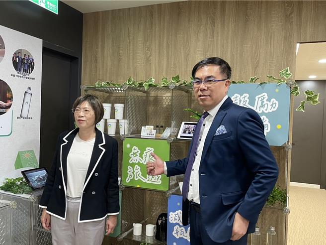 环境部长彭启明30日指出，台电昨日来文申请再次展延，时间为5个月，也就是台电要在今年12月31日前补正资料，环境部收件后再开始安排环评审查。（蔡佩珈摄）