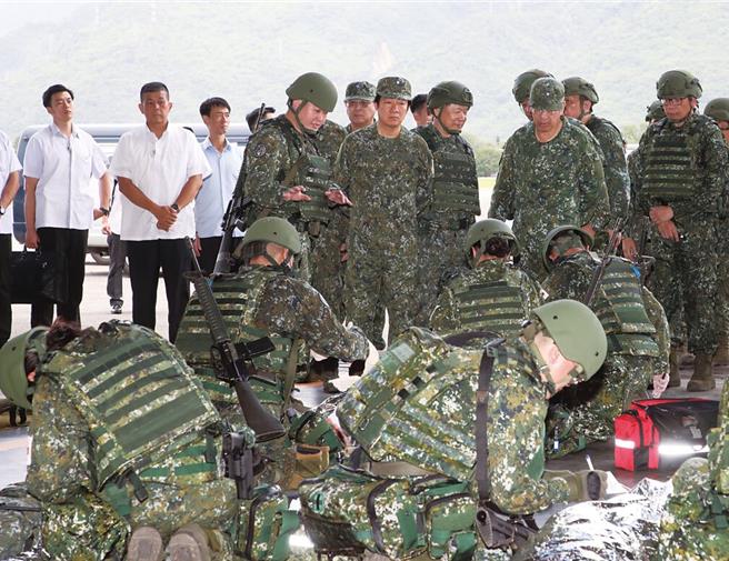 明年度國防預算傳將達4600億元，加上特別預算與特種基金，可望達6300億元。圖為賴清德總統前往花蓮佳山基地視導。（本報資料照片）