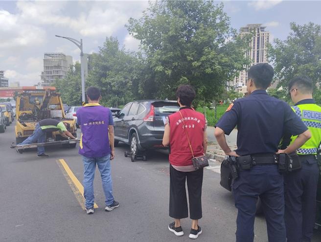 台中市府運用兩種科技執法，1年功查扣超過130輛車。（台中市府提供／陳淑娥台中傳真）