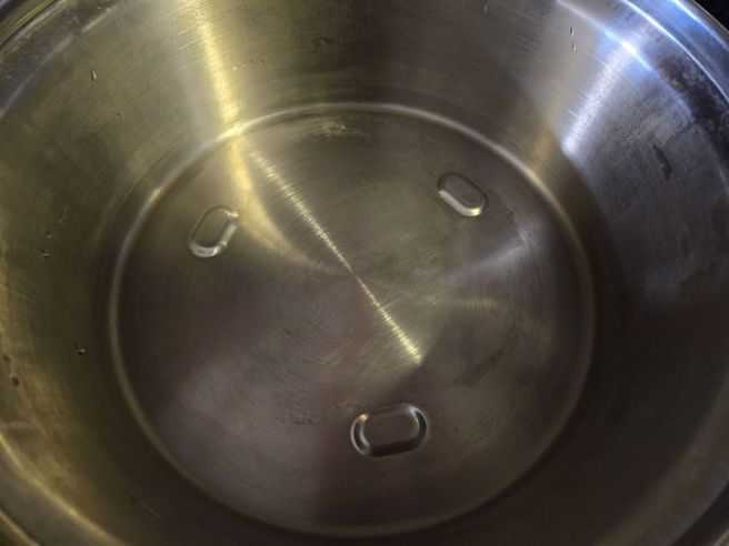 再用海綿輕刷就乾淨。（圖／無糖太太 小舞提供）