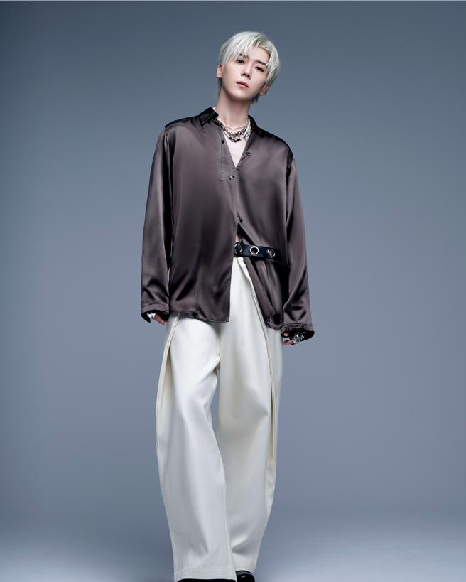 畢書盡推出最新單曲〈太陽陪著行星〉。（索尼音樂提供)