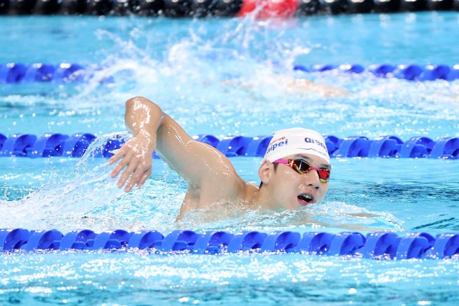 王冠闳在巴黎奥运男子200公尺蝶式预赛游出1分55秒32。（本报资料照片／杜宜谙摄）