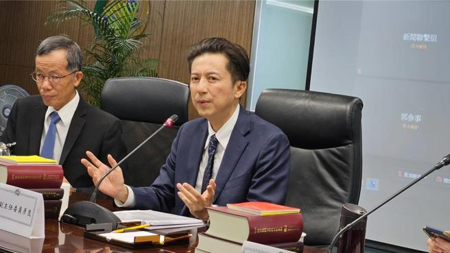 金管会副主委陈彦良今天（30日）正式宣布，开放主动式ETF与被动式多资产ETF。图／戴瑞瑶