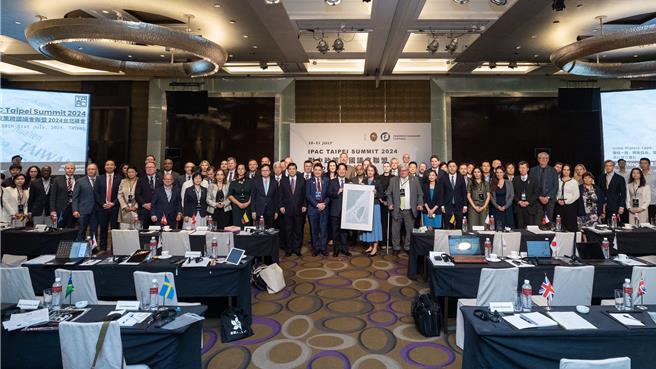 賴清德總統出席「對中政策跨國議會聯盟（IPAC）年會臺灣專題場次」（總統府提供)