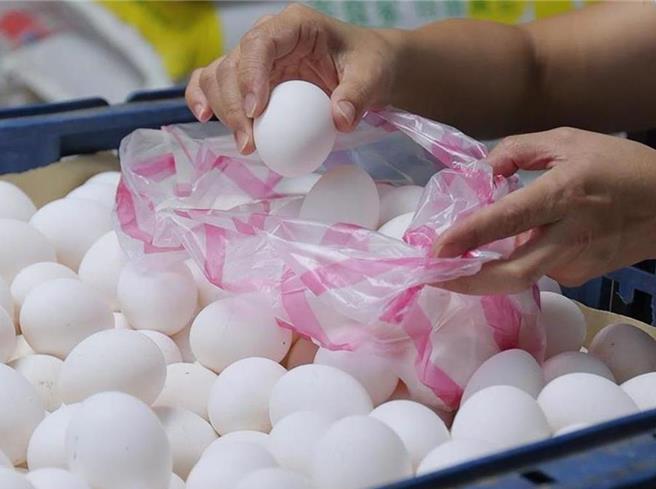 审计部指出，畜产会仅收到农业部LINE通知，就办理採购进口蛋。（本报资料照片）