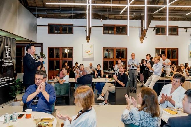 國安會祕書長吳釗燮應邀在「對中政策跨國議會聯盟」（IPAC）酒會上致詞。(國安會提供)