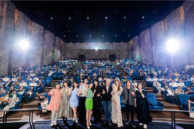 《夏日的柠檬草》30日举首映记者会，主创团队出席。（百薇国际娱乐提供）