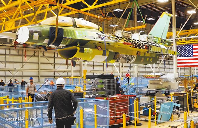 图为美国洛克希德马丁公司F-16V战机的生产线。（摘自洛克希德马丁公司）