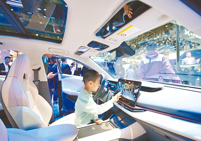 欧盟《人工智慧法案》，将于8月1日正式生效。图为2024年4月北京车展。（新华社）