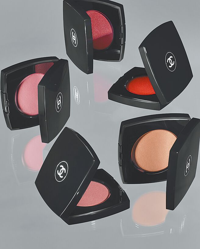全新發表頰彩共有5色，每款1950元。（CHANEL提供）