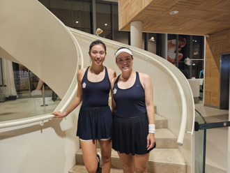 巴黎奥运》跨盘连掉9局 双詹女双止步首轮