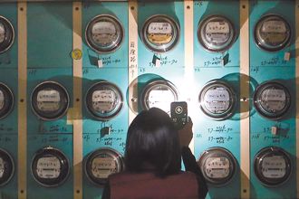 冷氣1機型害電費飆破萬元 台電一查驚呆：別再吹了