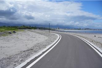 斥資1500萬！花蓮吉安解決化仁海堤自行車道積砂問題