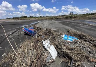3架近億鯊魚機遭凱米沖走 殘骸漂流5公里現身濁水溪