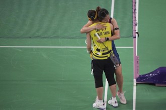 巴黎奧運》「好友對決」36次後落涙擁抱！回首戴資穎、伊瑟儂的真友情