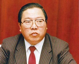 边学边教 薄庆玖作育英才无数