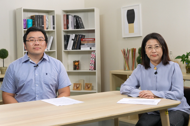 ▲臺大博士陈彦伯(左)研究克菲尔20多年，撰写新书《克菲尔：长寿村的秘密》，于超健康YT节目与主持人U姐分享克菲尔与健康的关系。(太阳星提供)