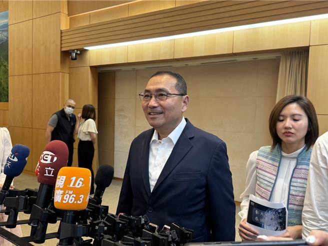 農業部去年專案進口雞蛋，被審計部指出中央畜產會僅憑農業部通知，就辦理雞蛋進口作業欠缺準據、要求改進，新北市長侯友宜今（31）日表示，人民需要清楚答案，讓一些人民期待有解答的問題能夠解惑。（柯毓庭攝）