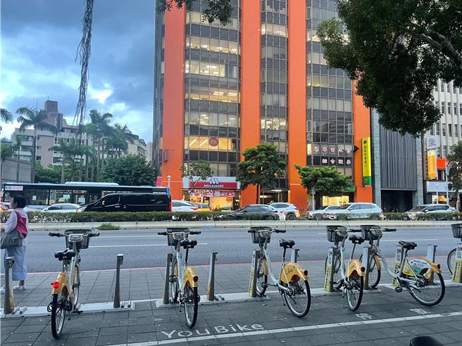 台北市自今年2月28日起恢復YouBike前30分钟免费，5月平均每日租借19.7万次、每日每车租借9.8次。（刘彦宜摄）