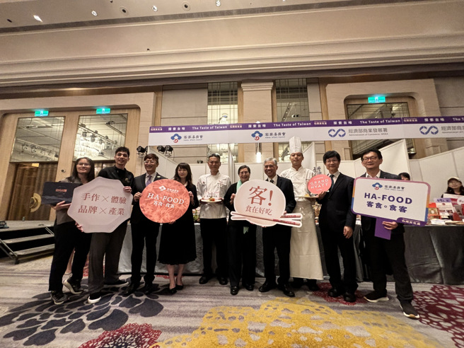 客家委員會積極推出與年輕世代語言及飲食方式的「潮流」餐點，將客家的味緒與大眾飲食生活相結合，傳遞客家文化的同時享受健康美食。(攝/羅阡云)