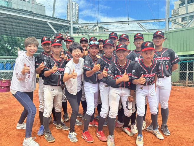 台南市青少棒代表队得以顺利参加世界锦标赛，开心不已。（陈亭妃服务处提供／宝智华台南传真）