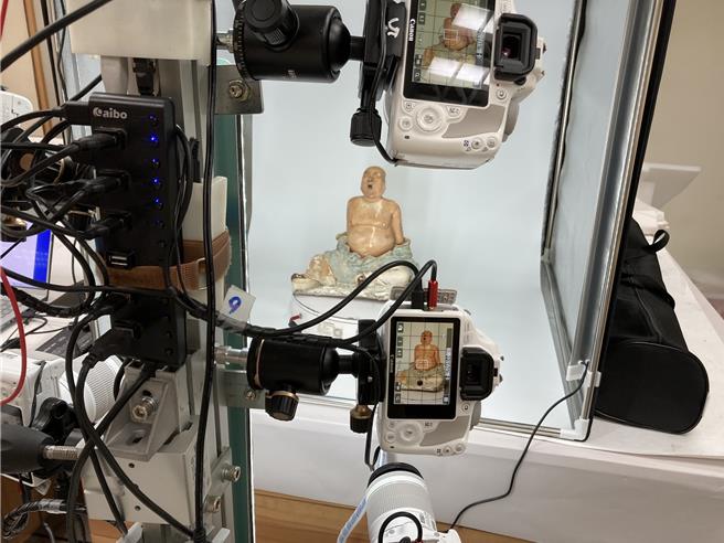 交趾陶自咸丰10年(1860)至今，终于洗了第一次澡，重现其工艺表现。（文资处提供／曹婷婷台南传真）