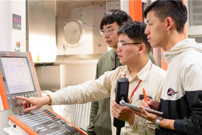 全台大学校长推荐，龙华科大居私立科大第一。（龙华科大提供）