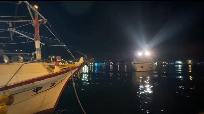 被扣留的苏澳籍富申渔船今凌晨1时许平安归来。（民眾提供／吴佩蓉宜兰传真）