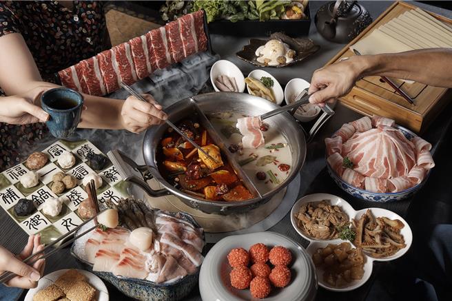 這一鍋推「紳士型男月」平日優惠活動，男士憑出生年次即可享對應折扣。（這一鍋餐飲集團提供／朱世凱台北傳真）