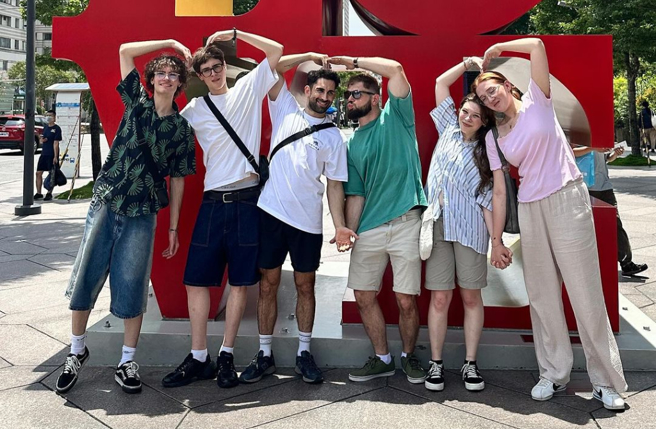 法国YouTuber酷先前举办高中生粉丝同乐会，事后被其中一名粉丝爆料影片提前预录、活动人员不够专业，没想到却被其他网友指证，直呼该粉丝是在带风向。（图／IG@酷）