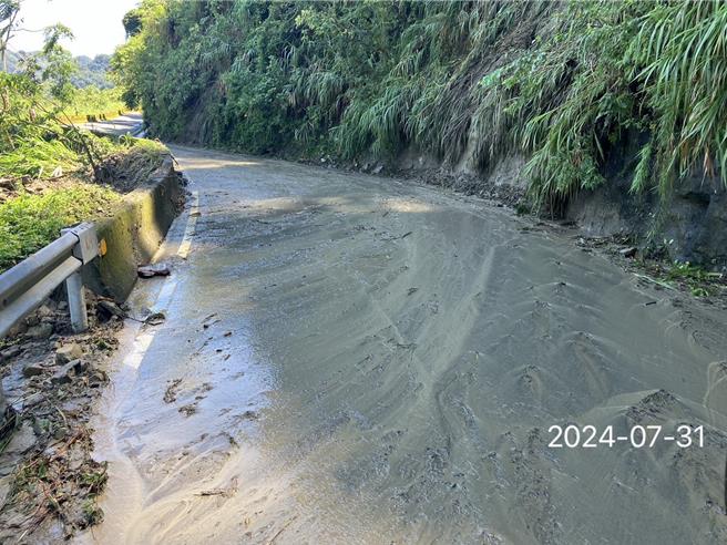 苗栗縣泰安鄉苗62線錦卦橋頭路段解除封路，目前已可正常通行。（苗栗縣政府提供／謝明俊苗栗傳真）