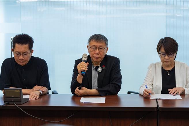 民眾黨主席柯文哲今稱賴清德總統在IPAC峰會上慷慨激昂，但他領導的政府造謠，專門在內部製造衝突、對立，這是民主退步，走向獨裁，看不出哪裡是民主反威權。（民眾黨提供）