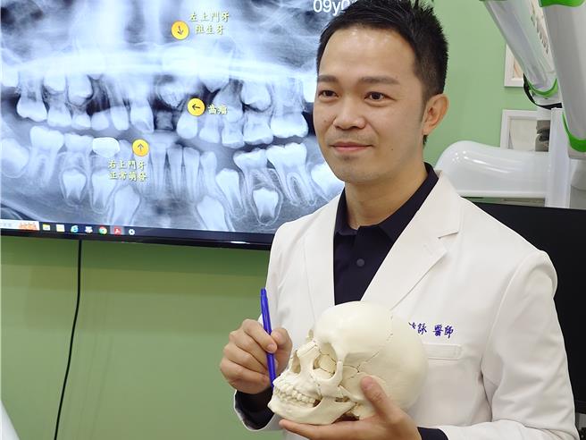 牙医师说可透过手术、矫正治疗「阻生齿」，建议家长可多加留意孩童换牙期状况。（任义宇摄）