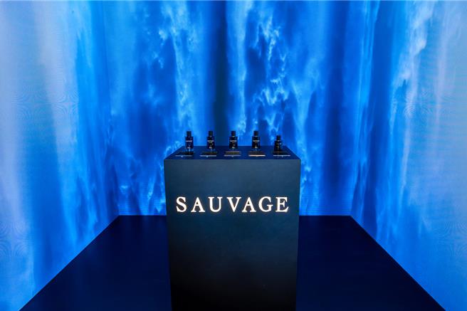 全球唯一香氛体验室，透过不同按钮，消费者可自由切换香气与场景。（Dior提供／黄唯淯台北传真）