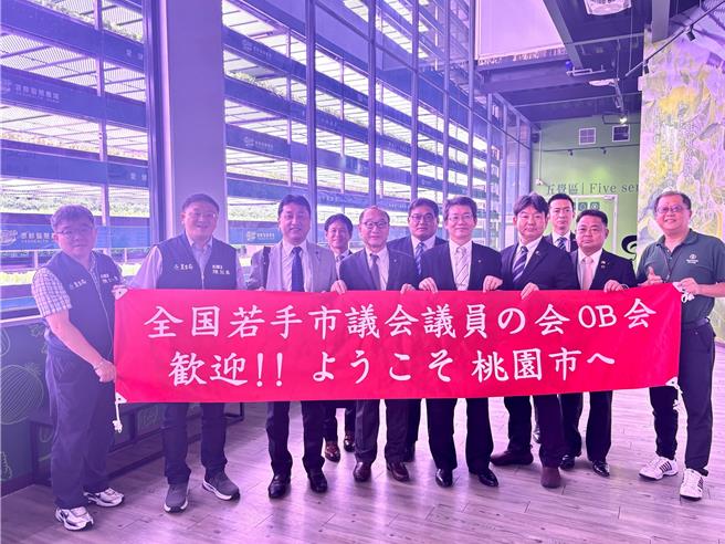 「本全國年輕市議員會OB 會」於7月30、31日率團參訪桃園，分別參訪桃園許多智慧農業、休閒農業場域。（桃園市農業局提供）