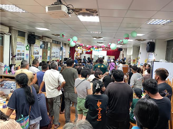 苏花安行经路段，秀林乡克尼布（和平）部落今办谘商同意投票，出席户数踊跃。（苏花改工程处提供／王志伟花莲传真）