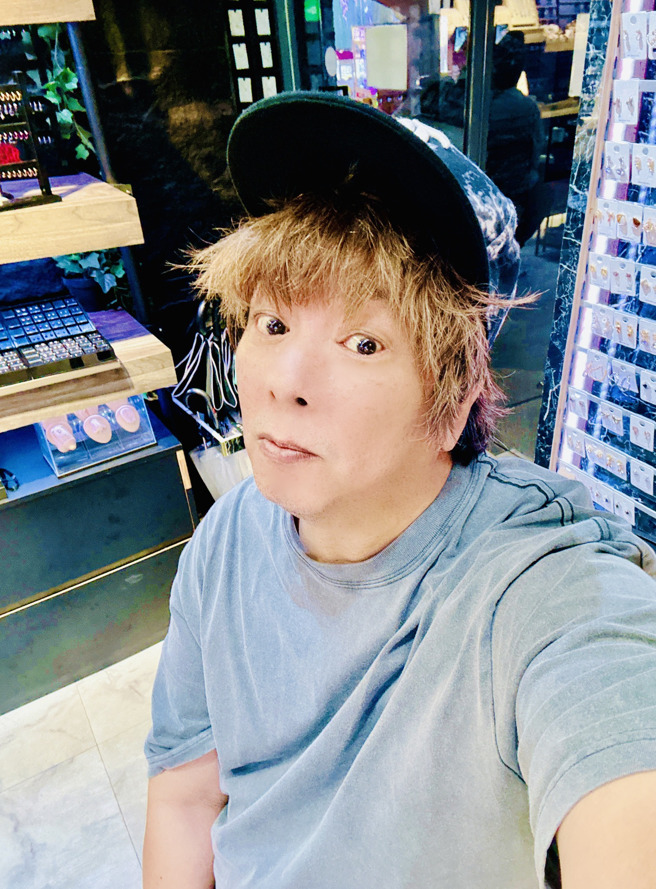 曹西平指出駕駛闖紅燈，卻說自己速度沒有很快。（圖／FB@曹西平）