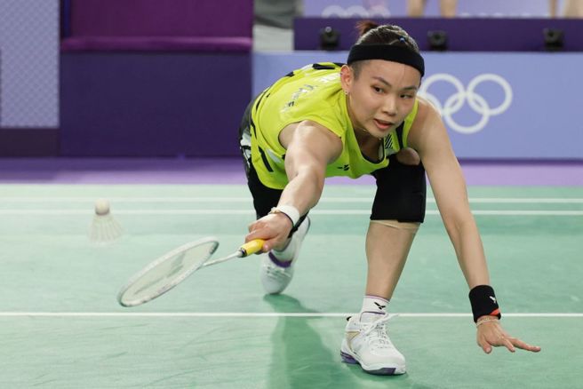 戴资颖在巴黎奥运羽球女单小组赛首场直落二过关。（陈筱琳摄）