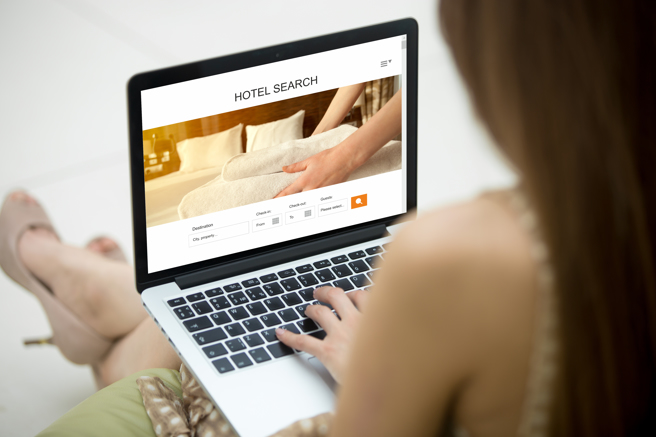 由真人撰写的饭店住宿评语通常包括具体细节，AI生成的评语往往比较模糊空泛，订房参考评价意见时可以多加观察。（示意图：shutterstock／达志）