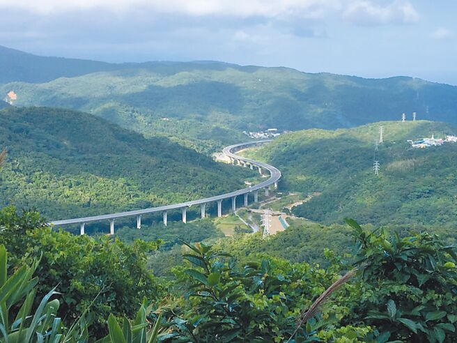 台9线南迴公路后续拓宽改善计画，北起台东县太麻里乡香兰村，南迄屏东县狮子乡草埔村，已于2019年12月20日全线通车。（陈佑诚摄）