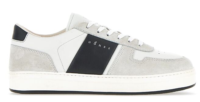 HOGAN H-TV浅灰与深蓝皮革男士休閒鞋，2万2000元。（HOGAN提供）