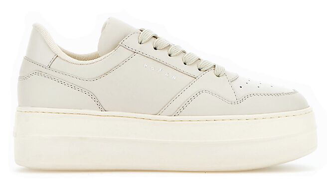 SKYSCRAPER燕麦白厚底休閒鞋，2万2000元。（HOGAN提供）