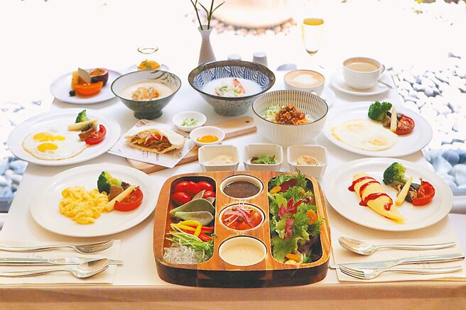 「晨意食足」早餐套券，一套10張再送3張，不分平假日皆可使用。（大地酒店提供）