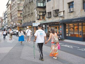 北市中山商圈毀滅中？赤峰小吃鋪開停業第一槍「休息2個月」