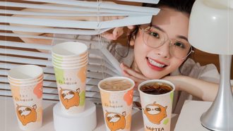 十盛學一下！妹子買再睡5分鐘飲料驚見「豆腐渣」 團隊回應被讚100分