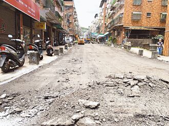 公安解套 基隆社區爛路重新刨鋪
