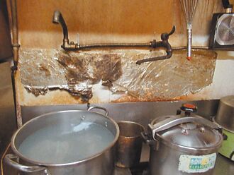 杏仁豆腐名店遭投诉 台南卫生局限期改善