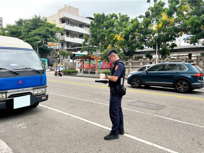 超速40公里以上扣牌半年！假車牌橫行，中警淨牌專案1個月。（台中市交通警察大隊提供／李易昌台中傳真）
